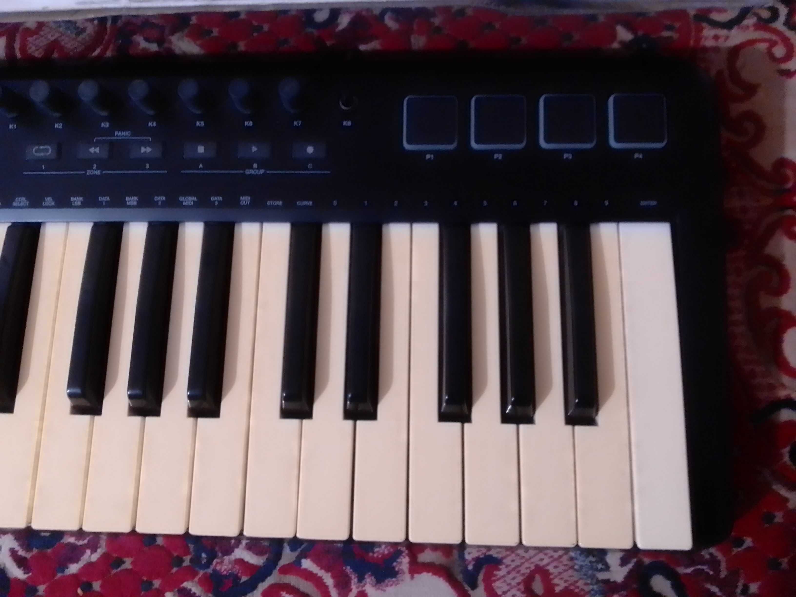 Міді клавіатура Alesis QX25