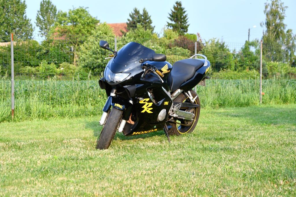 Honda cbr 600 f4 sc35
