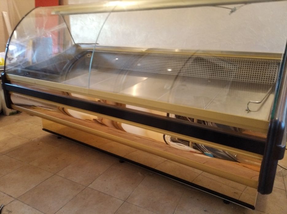 Холодильна вітрина 1.3м, 1.55м, 1.85м, 2м, 2.4м, 3м