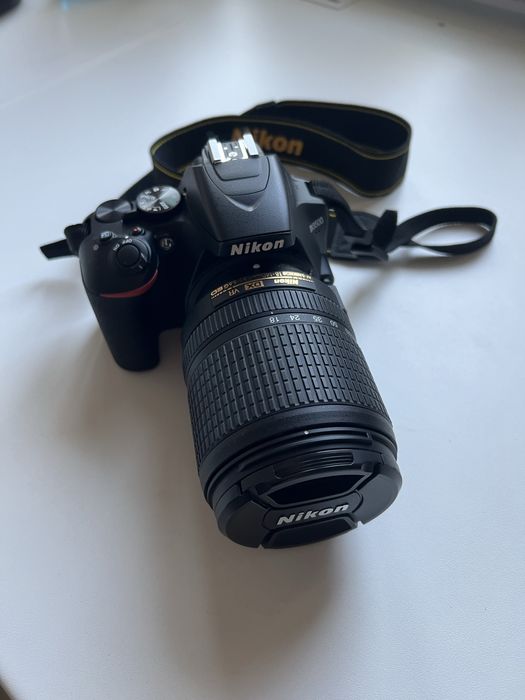 Aparat NIKON D3500 obiektyw AF-S DX 18-140 mm ED VR + torba + statyw