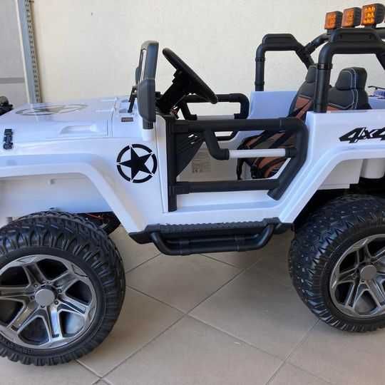 Pojazd Monster Jeep 4x4  stopniowa regulacja siedziska