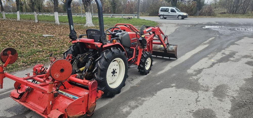 Мінітрактор Трактор з фронтальним Навантажувачем Yanmar  AF 220