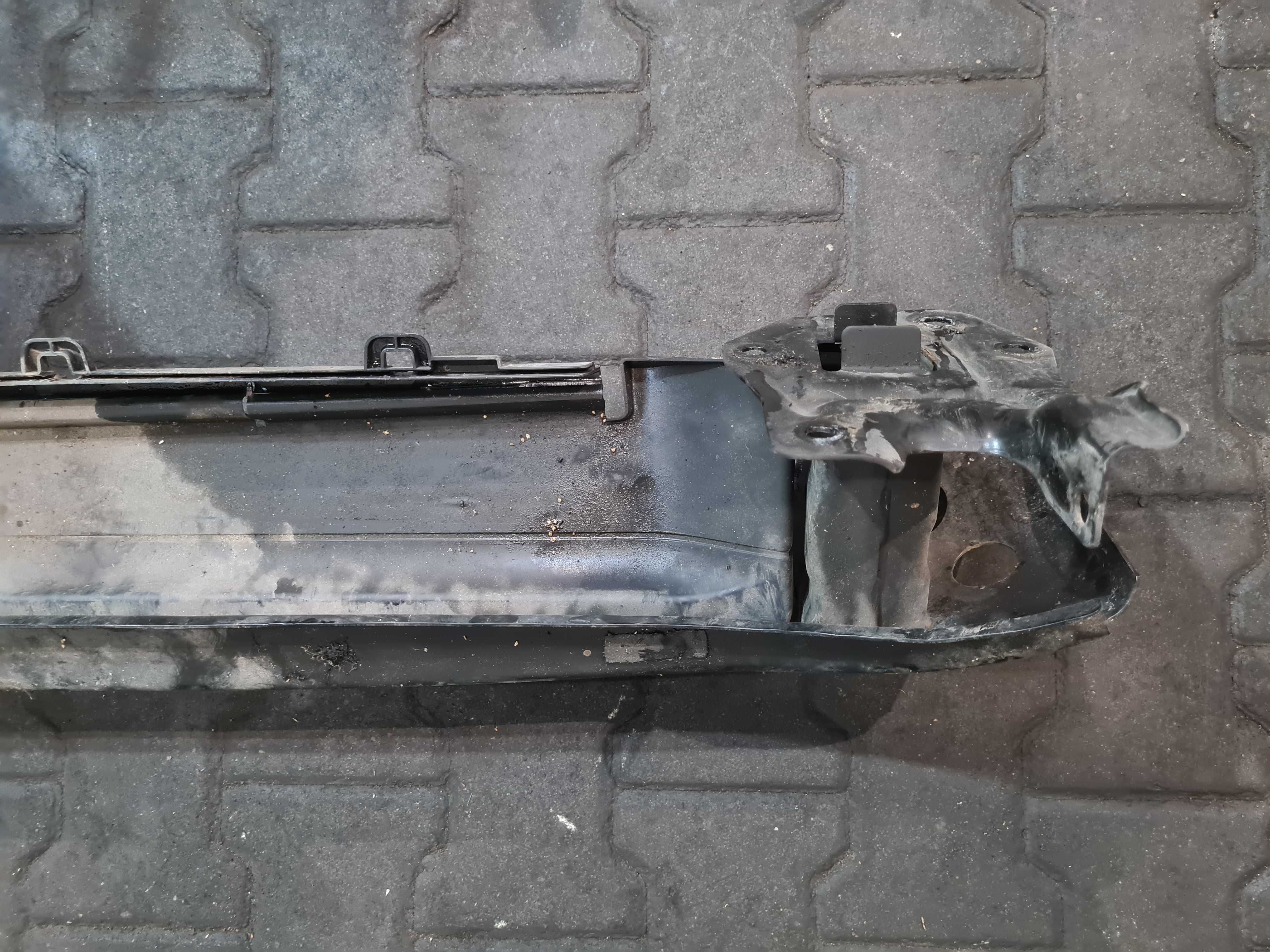 VW T5 2.5 belka wzmocnienie zderzaka przód