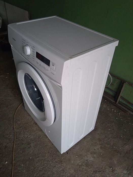 Продам новую стиральную машинку на 6 кг.