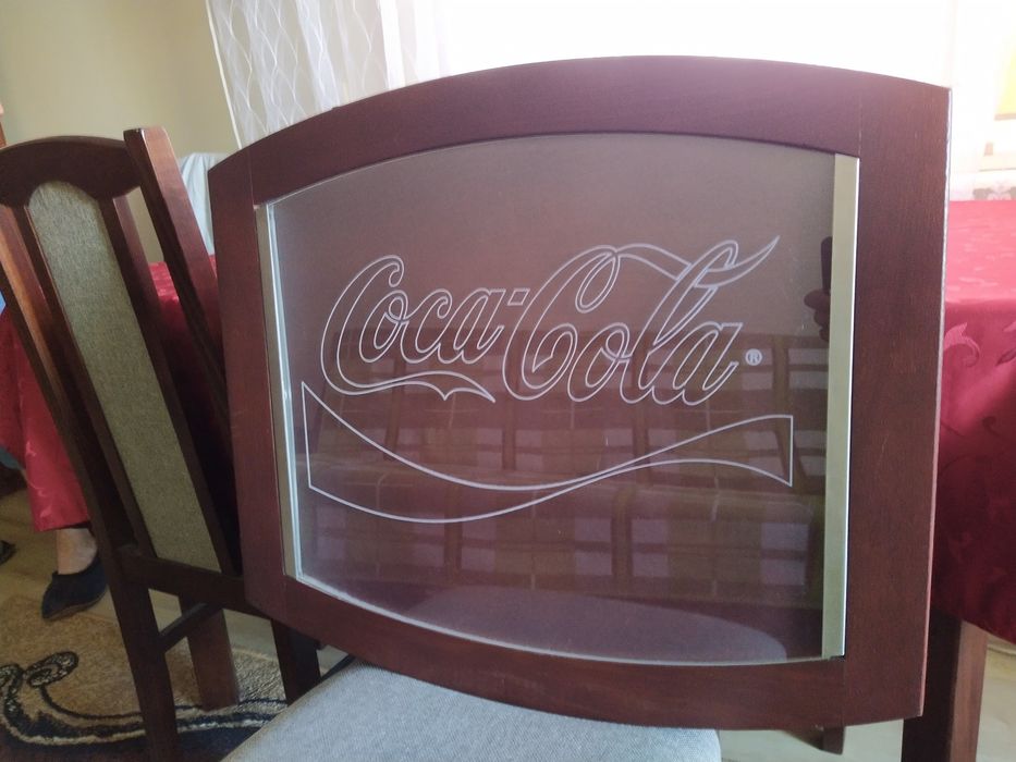 Reklama Coca-Cola podświetlana