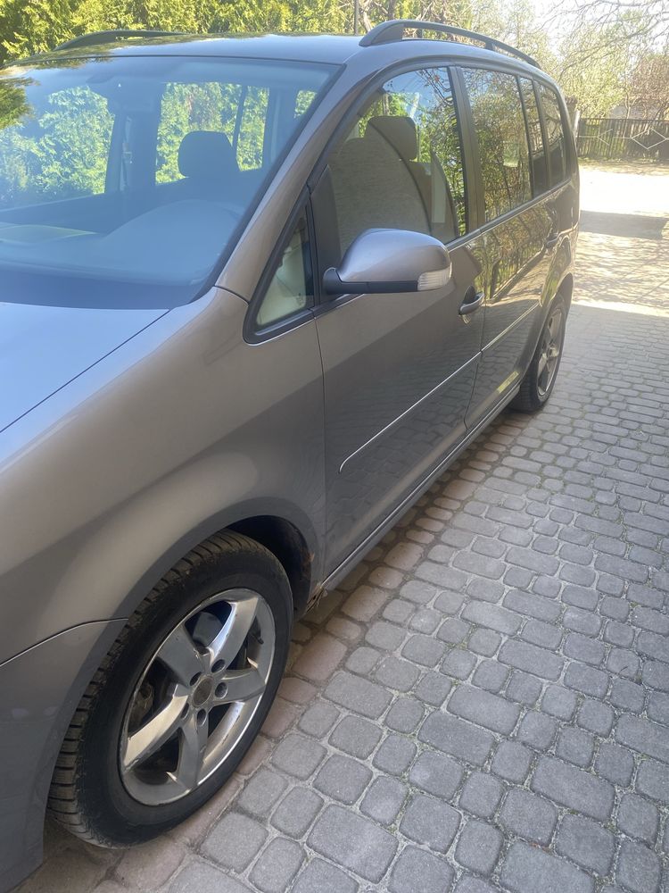 Volkswagen Touran 2007 рік