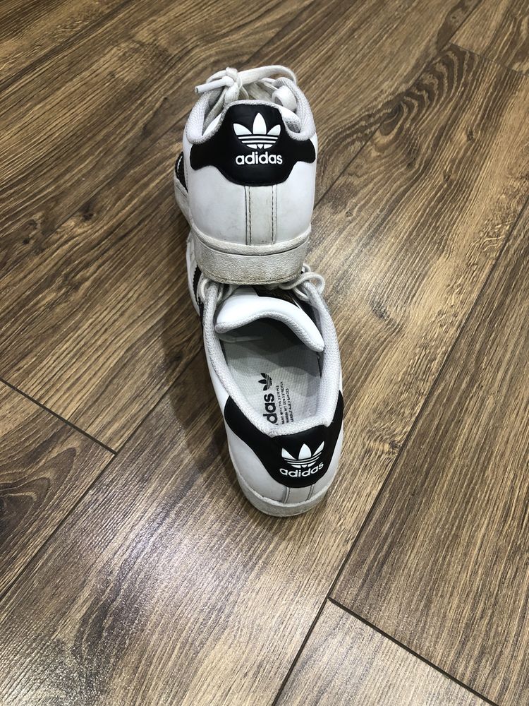 Кроівки Adidas