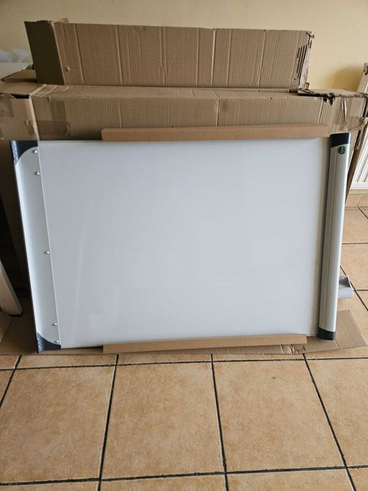 Flipchart DOTTS suchościeralno-magnetyczna tablica 100x70 mobilna NOWA