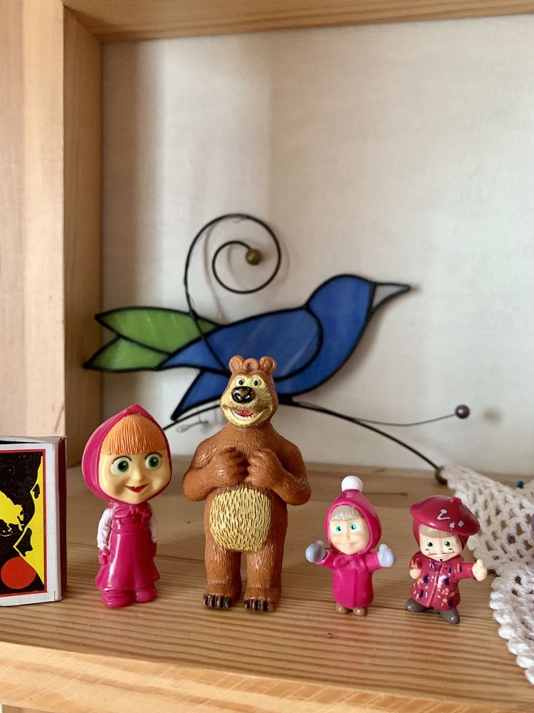 Маша і ведмідь кіндери, іграшки