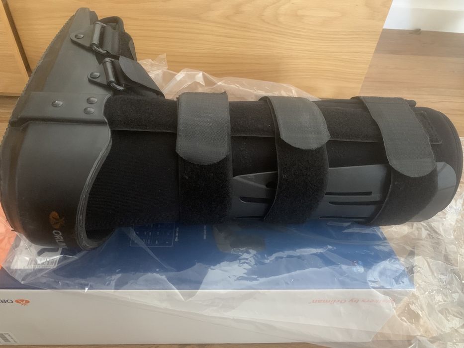 Bota Walker tamanho 3 (42-45)