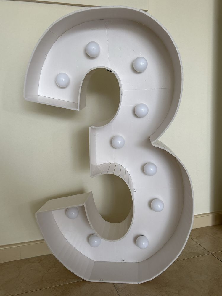 Numero 3 com luzes
