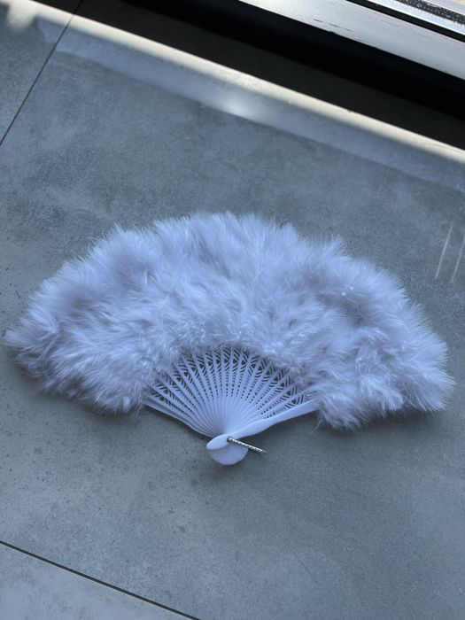 Віяло з пірʼя для нареченої