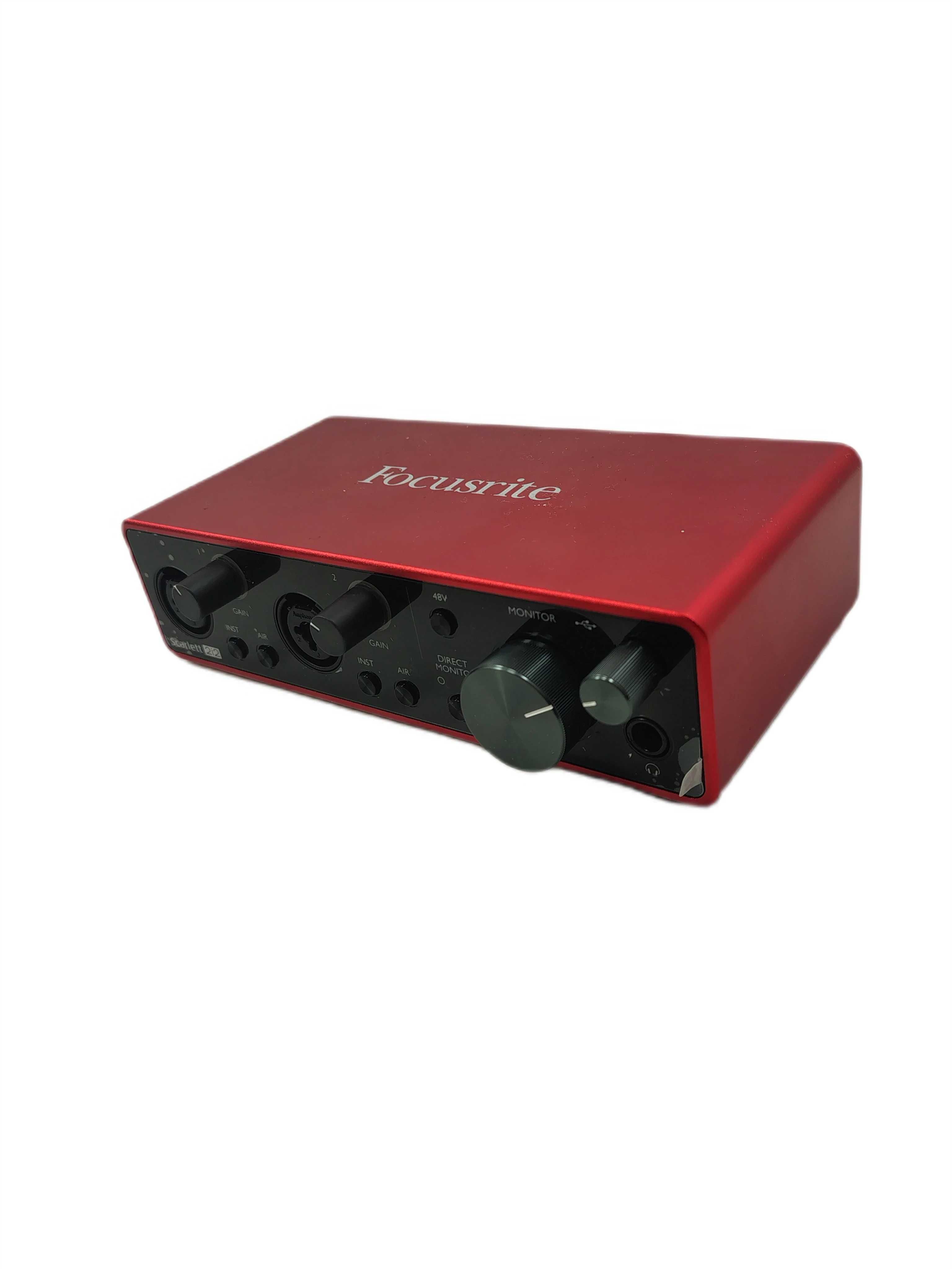 Mikrofon focusrite scarlett 2i2 studio + statyw+kabina akustyczna