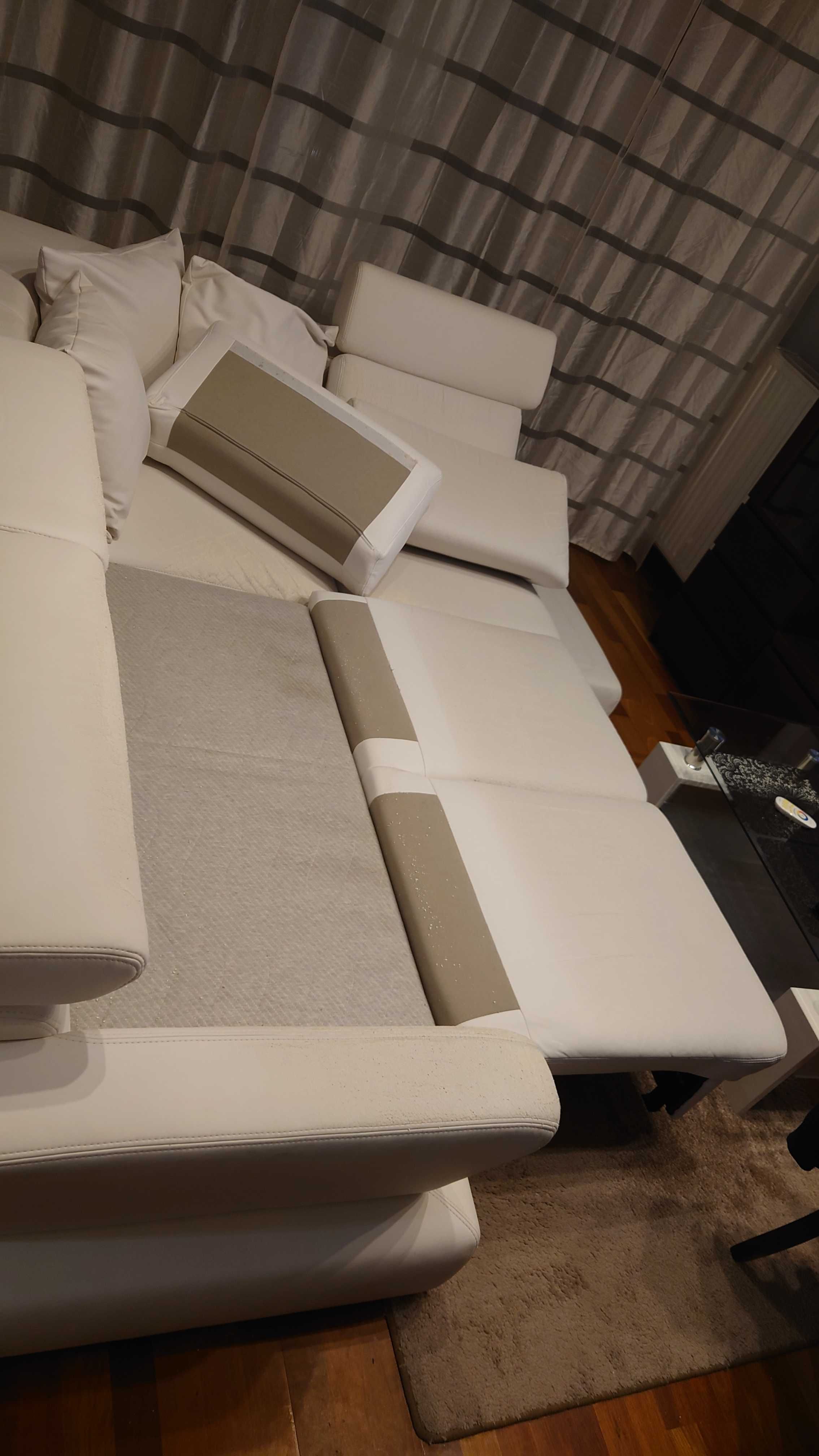 narożnik  250x210 cm funkcja spania, ekoskóra (kruszy się) odbiór 4.08