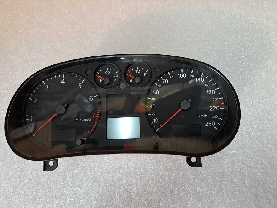 Licznik Audi A3 8L FL 1.6 Jaeger -900F