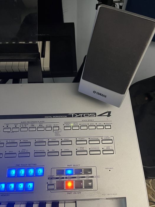 Yamaha Tyros 4 - Teclado