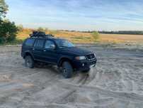 Mitsubishi Pajero3.0V6LPG–Podniesione, przygotowane do dalszych prac