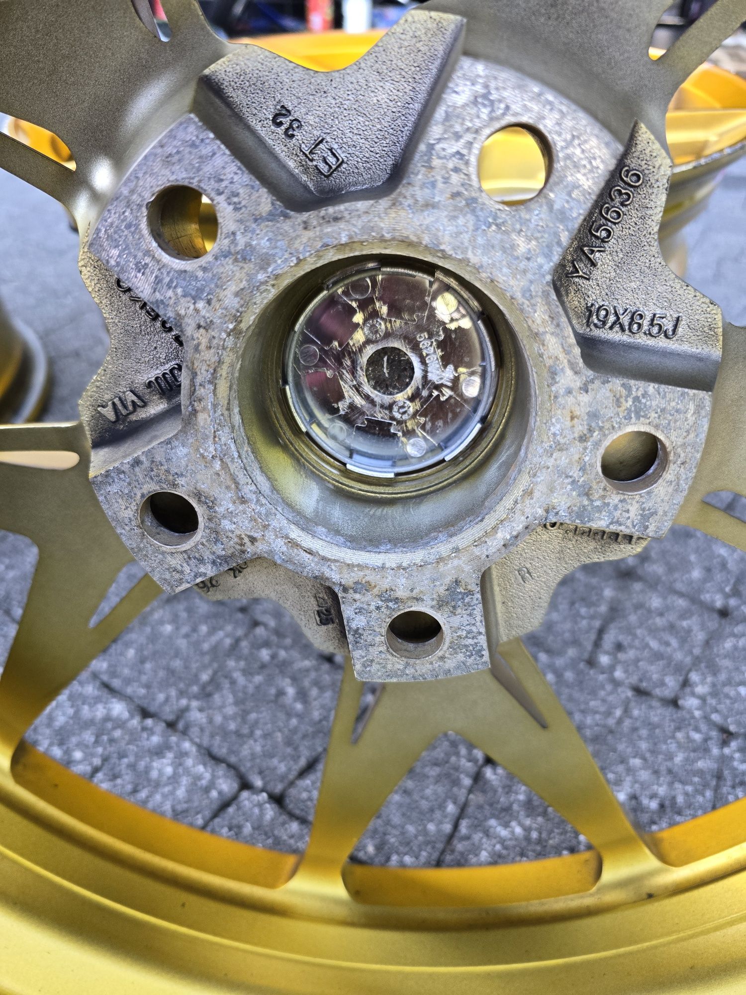 Felgi złote Forzza Wheels R 19 5×120 2×8,5J 2×9,5J