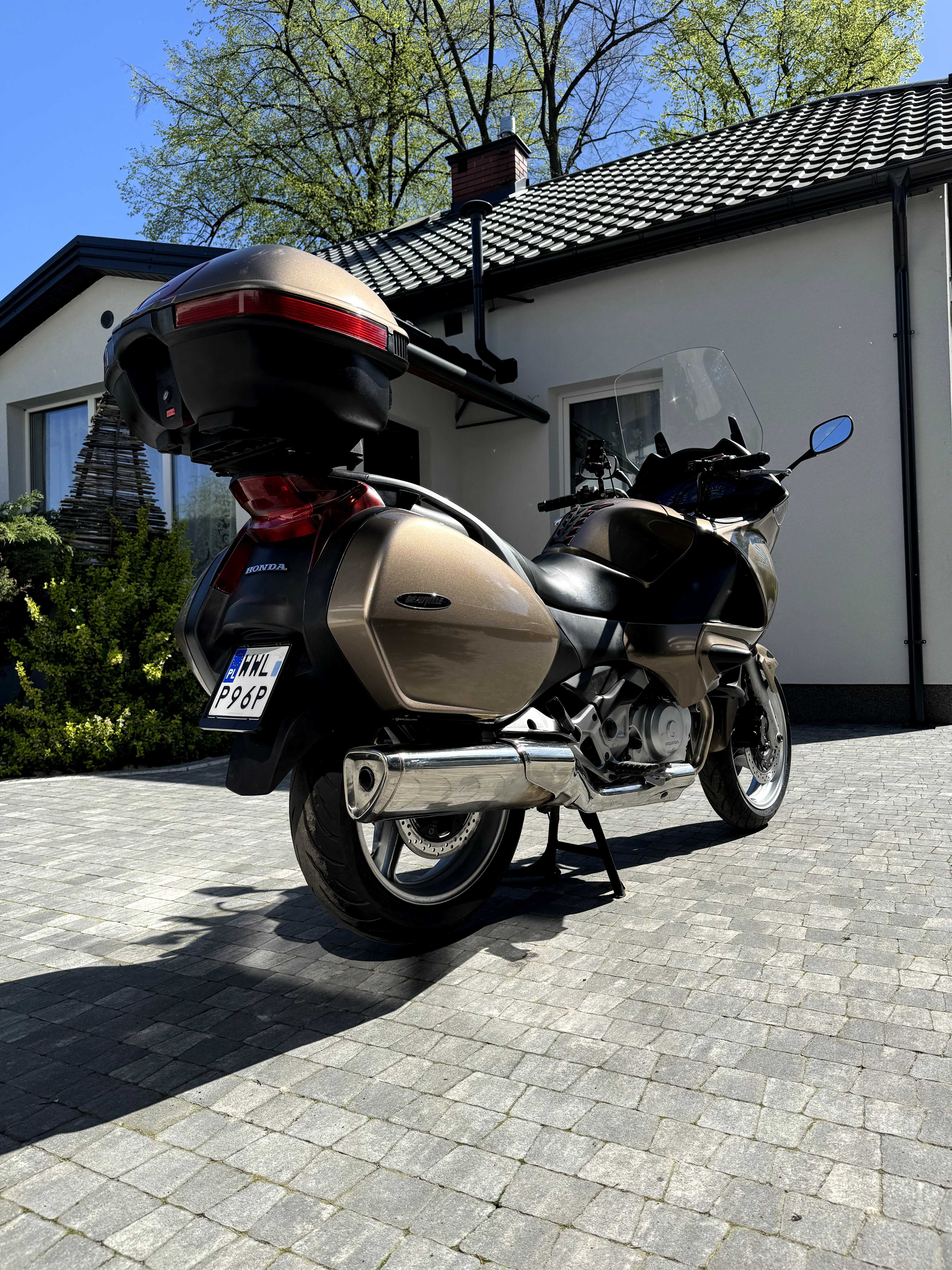 Sprzedam motocykl Honda Deauville 700cc – 2006 rok