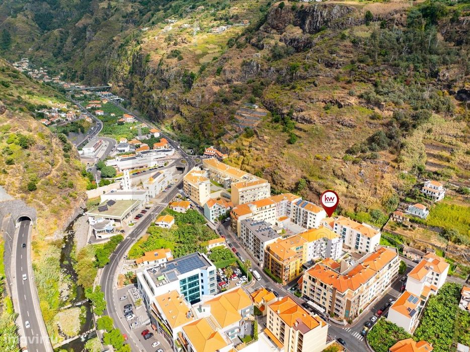 Moradia T4 no Coração da Ribeira Brava