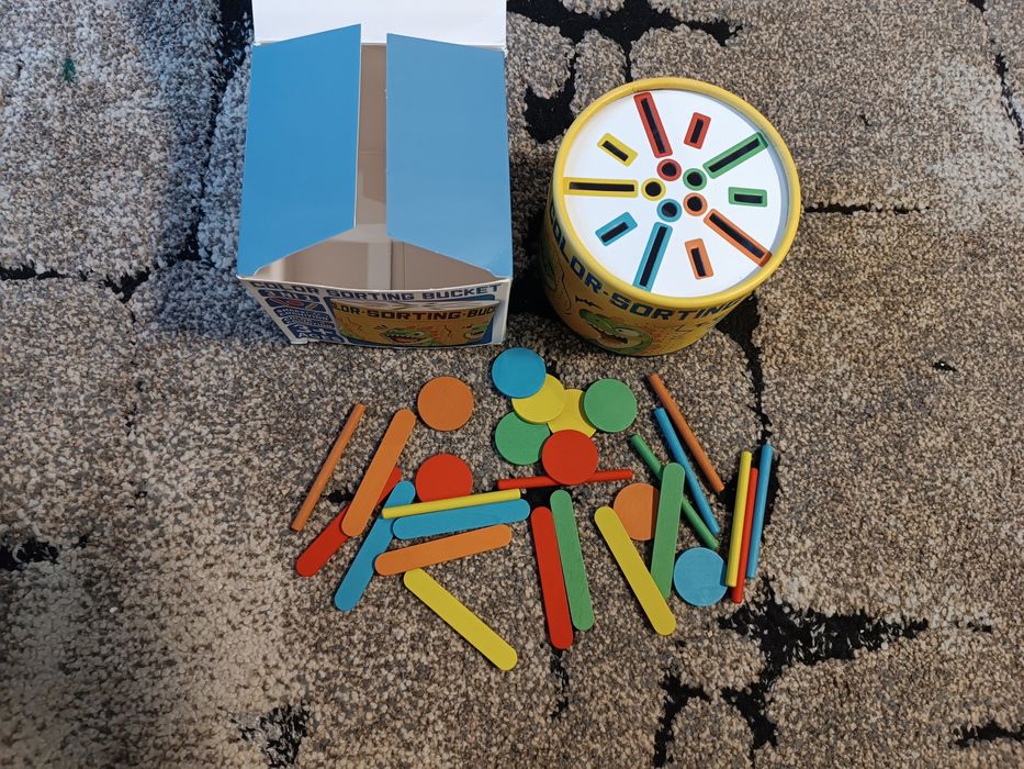 Сортер для моторики,і для вивчення кольорів