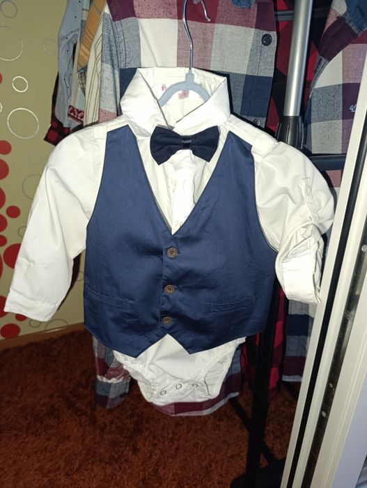 Продам нарядный боди на мальчика