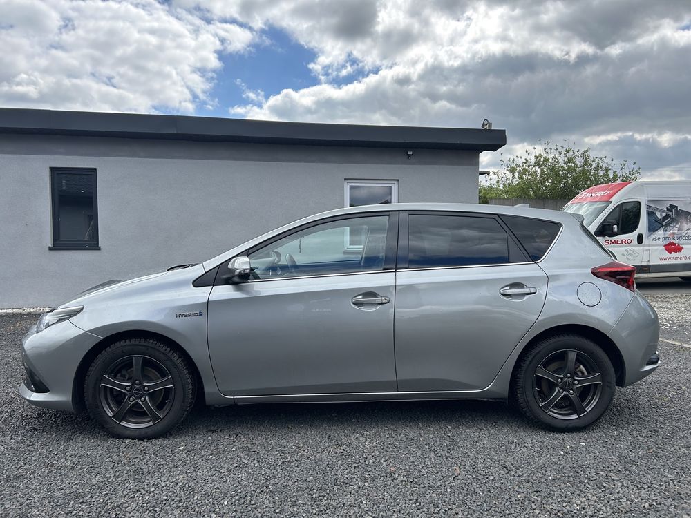 Toyota Auris Hybrid