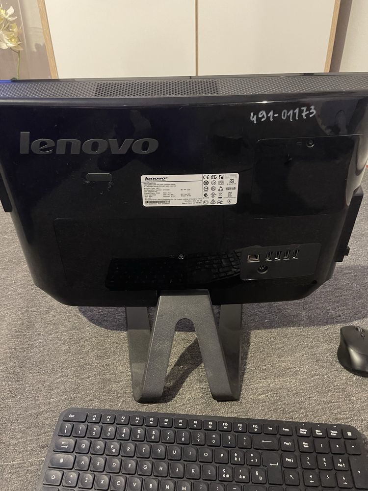 Sprzedam Kompute LENOVO C325 20" ALL IN ONE  1.6GHz 8GB RAM 500GB
