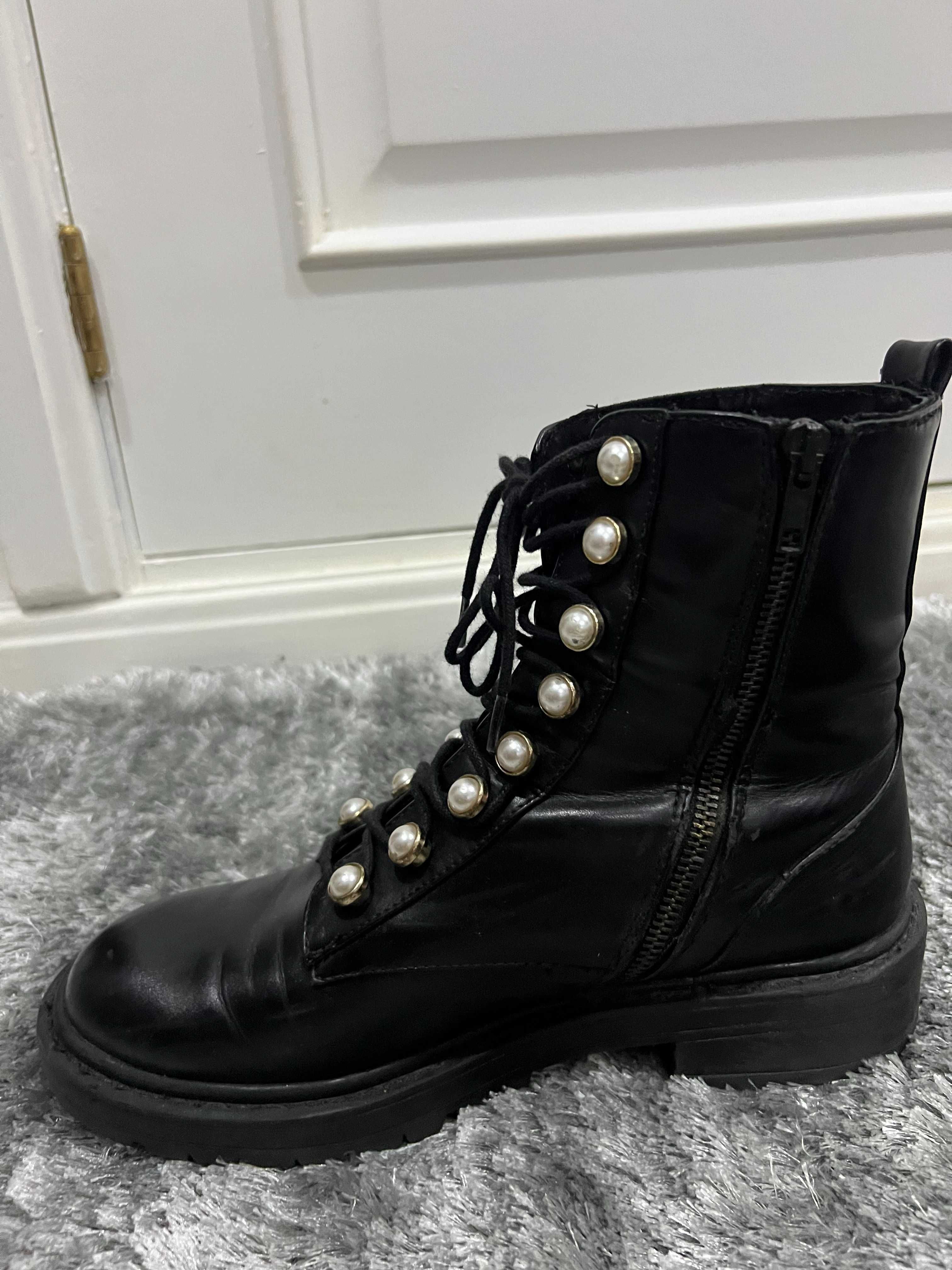 Botas estilo militar Stradivarius mulher tamanho 38