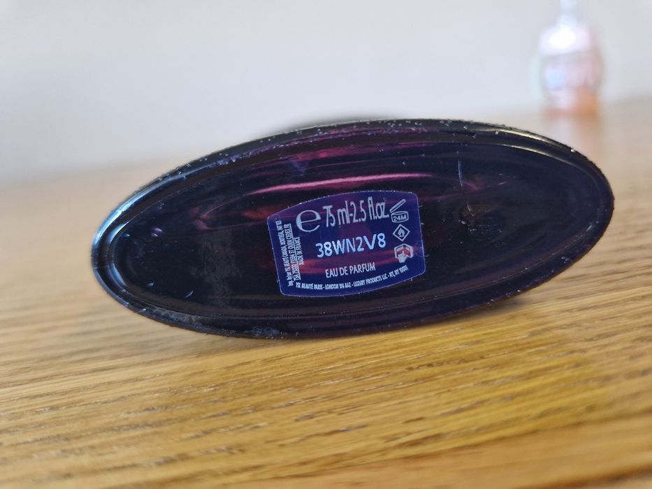 Black Opium Yves Saint Laurent.
