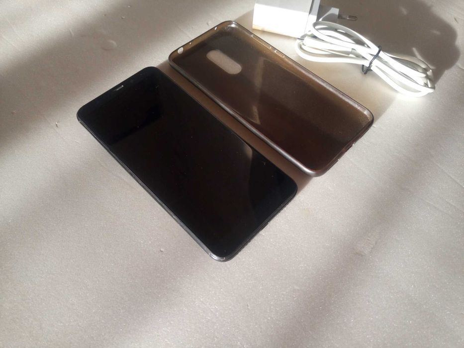 Xiaomi Redmi 5 Plus. 6". 4/64GB