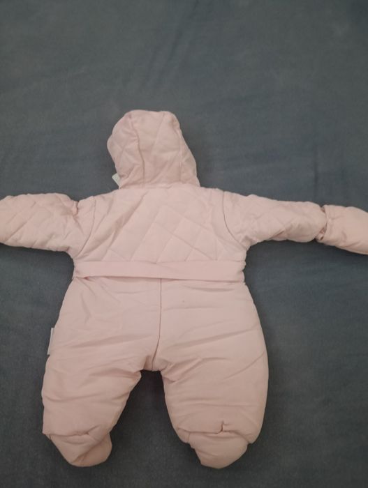 Kombinezon niemowlęcy rozmiar 56