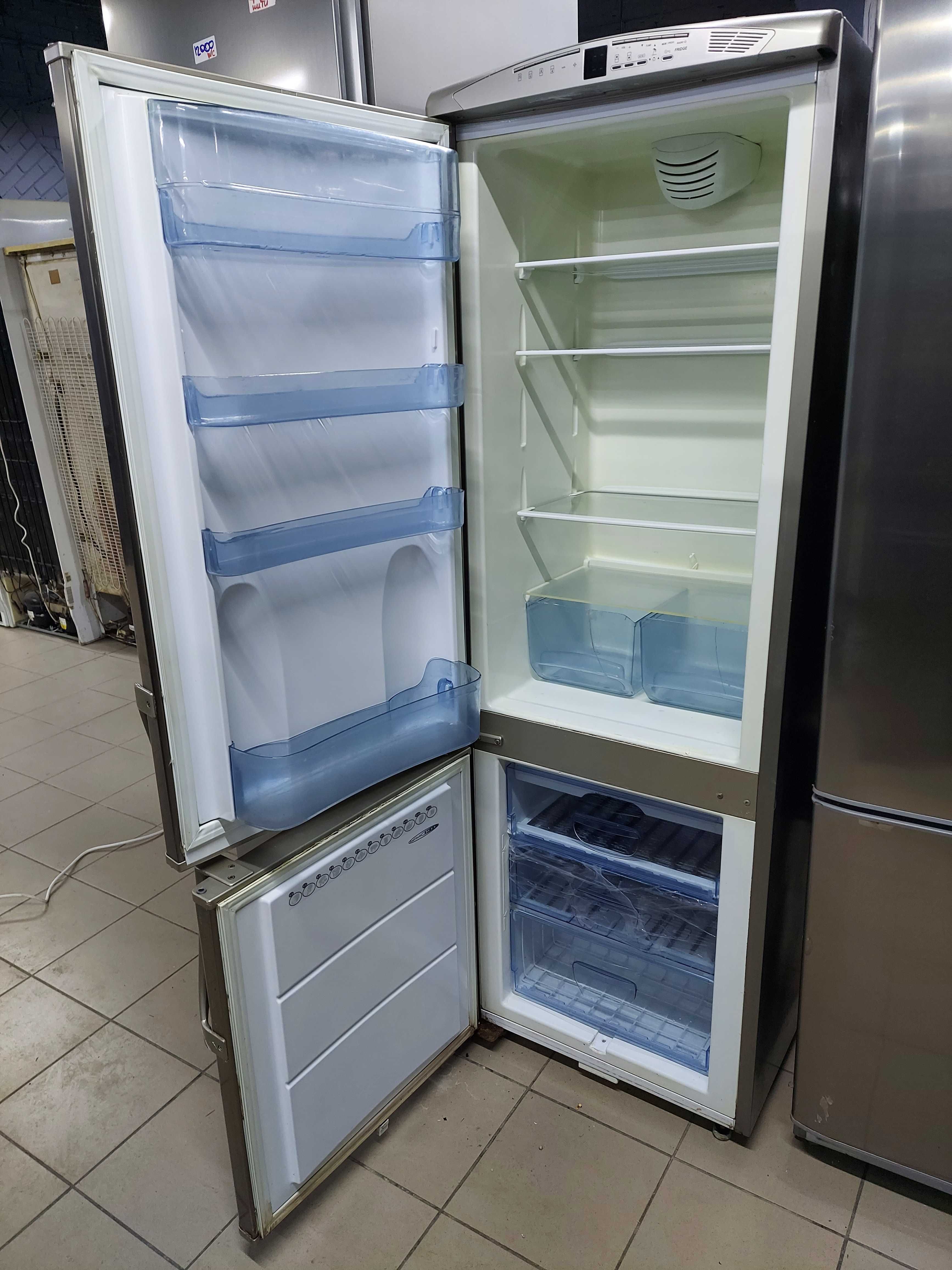 Недорогий двокамерний холодильник Hansa AK-314iXWR. Склад - Магазин.