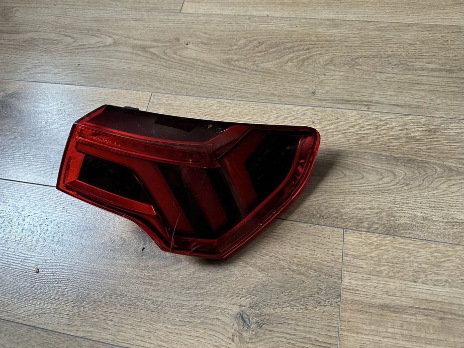 Фонарь правый в крыло Audi Q3 83A945092A