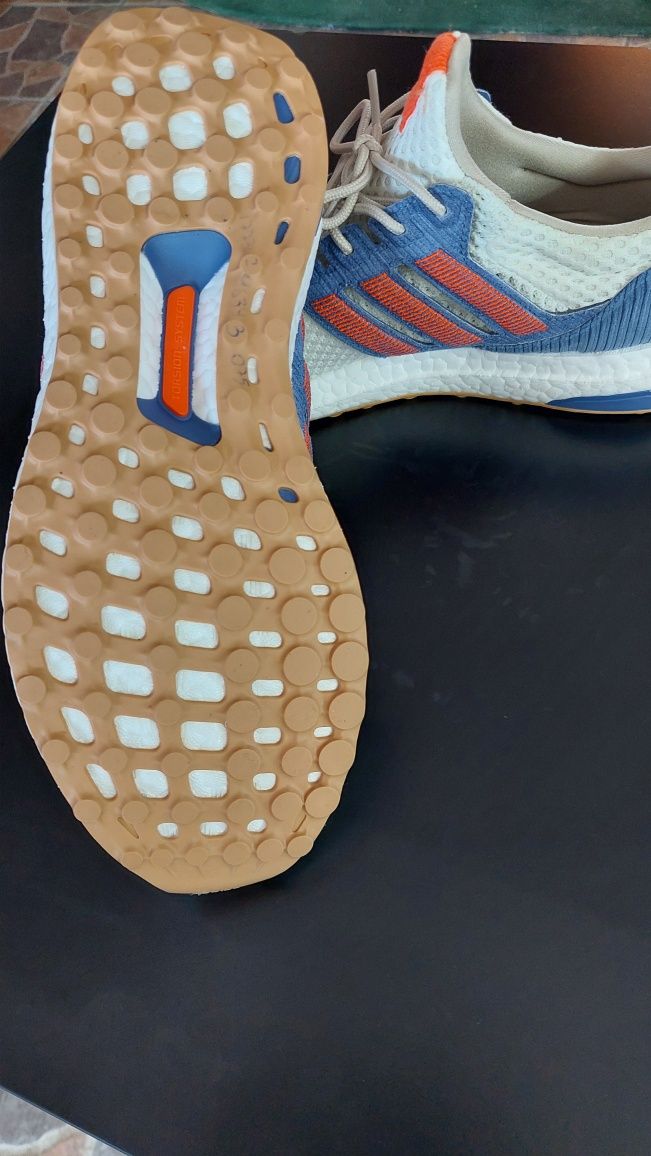 Tenis adidas desportivos