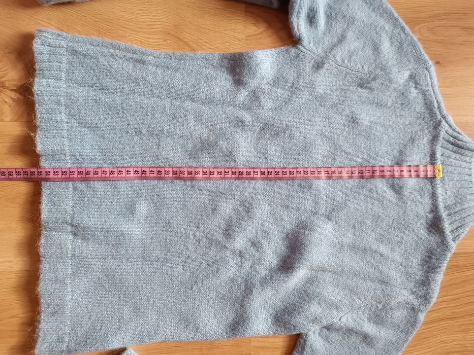 Светр жіночий блакитний