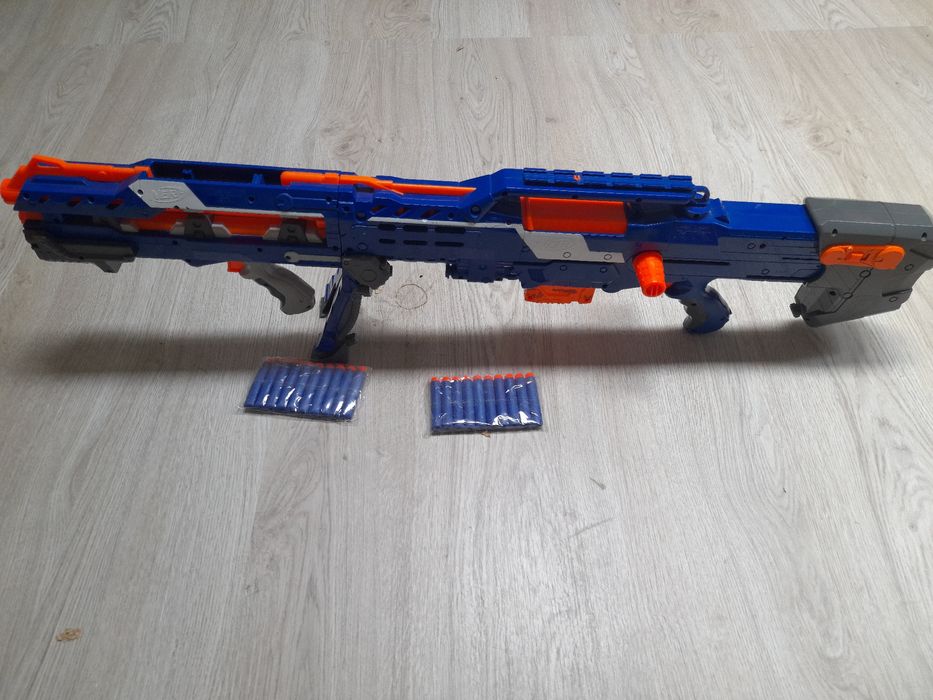 Conjunto de 6  nerfs mais um carregador  de 50 balas