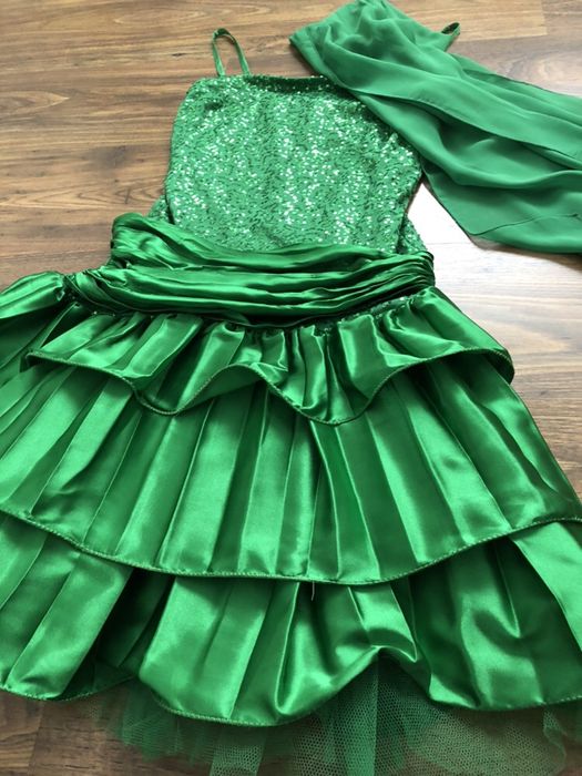 Imprezowa sukienka w soczystej zieleni rozmiar M