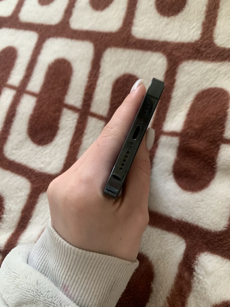 Iphone 12 pro 256gb + 2 чехла