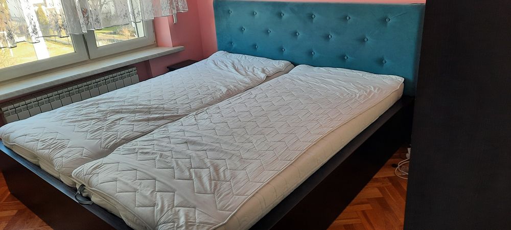 Łóżko podwójne Ikea ze skrzynią i z obiciem