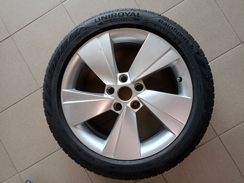 Sprzedam koła Skoda 205x50 R17