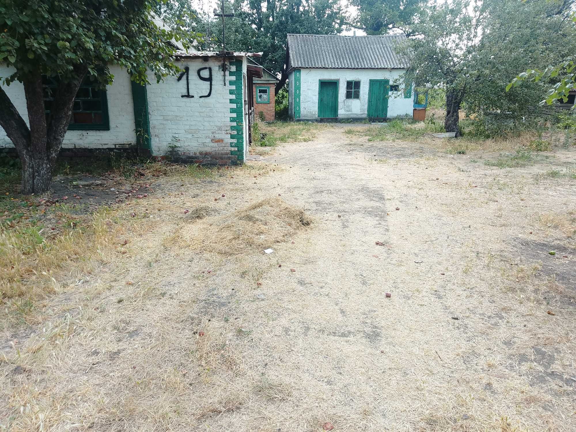 Продам хату домик(2-две) с участками Новая  Галещина