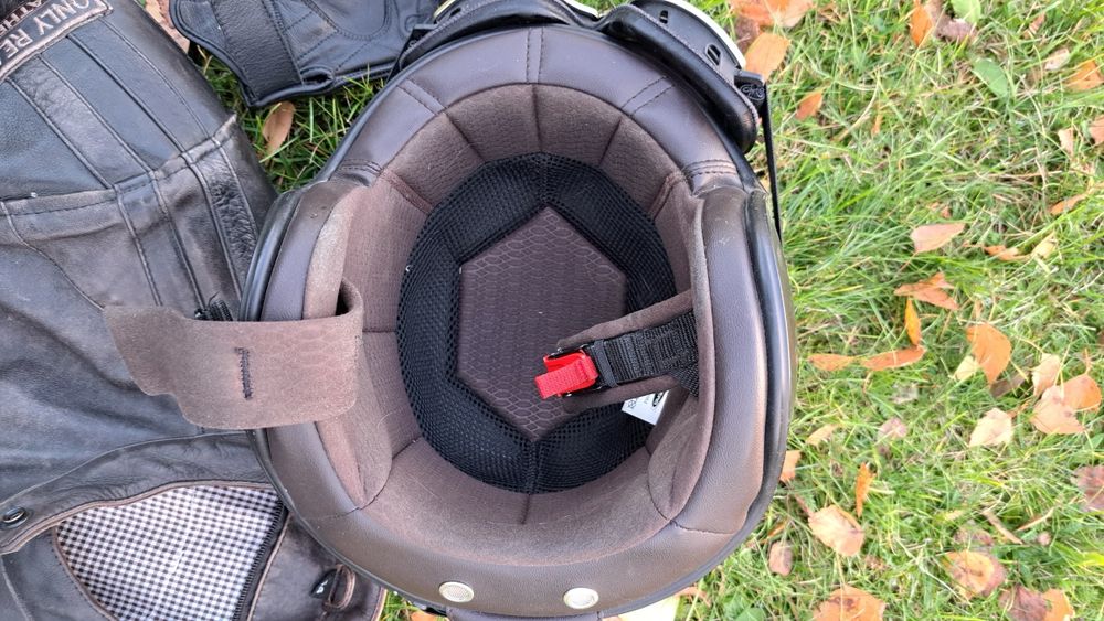 Kurtka rękawice gogle kask