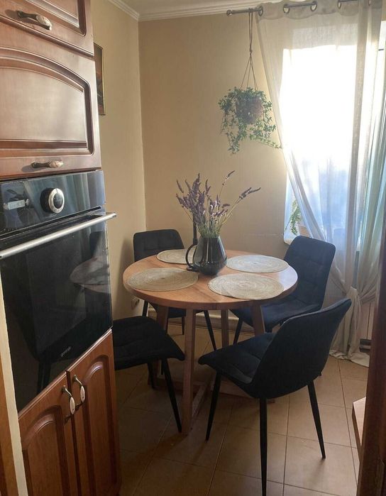 Продається 2-кімнатна квартиру з ремонтом на Дубово!