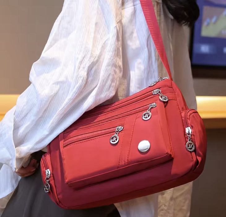 Bolsa feminina de nylon leve e resistente para dia a dia