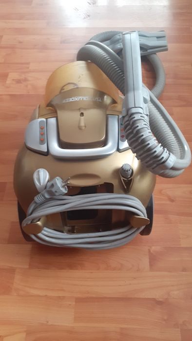 ZEPTER Пылесос моющий + пароводянойгениратор+ пароутюг  италия.