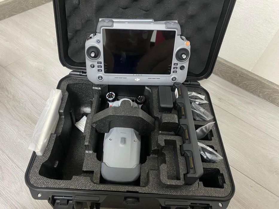 DJI Mavic 3 серії Квадрокоптери Терміново