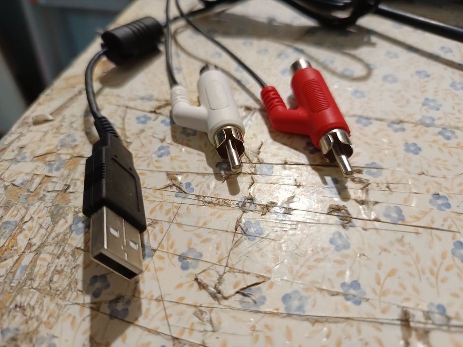 Vendo cabo  novo PC e ligar ao fones bom estado