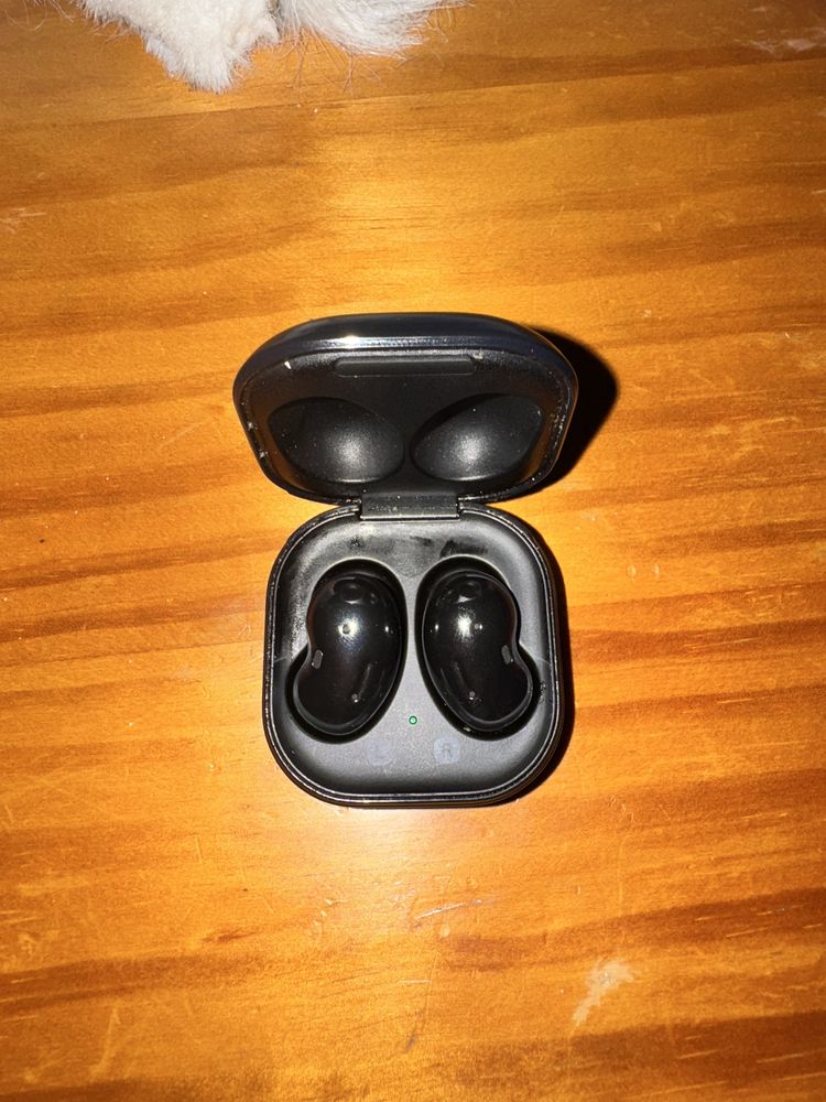 Samsung buds Live bom estado quase sem uso