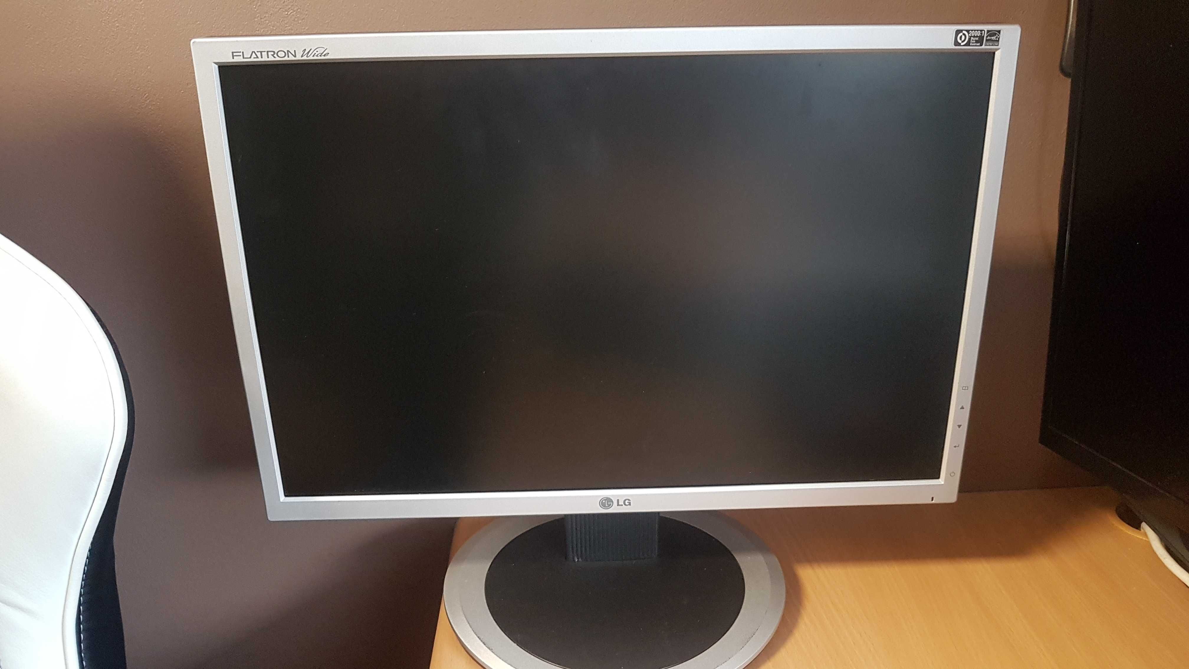 Monitor LG Flatron L194WT 19 cali. Działa. 2 kable.